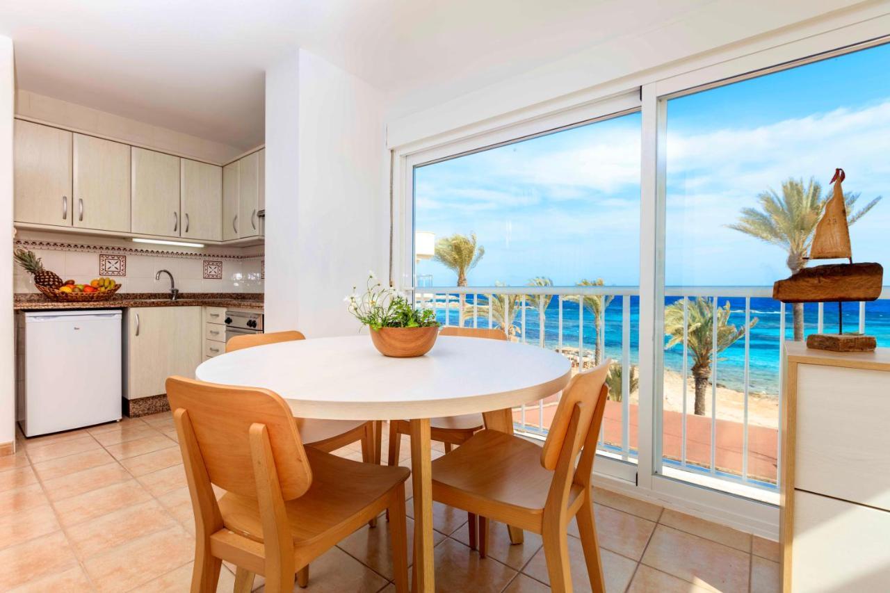 Apartamentos Sa Varadero Fronte Mar Espujols 埃斯普霍斯 外观 照片
